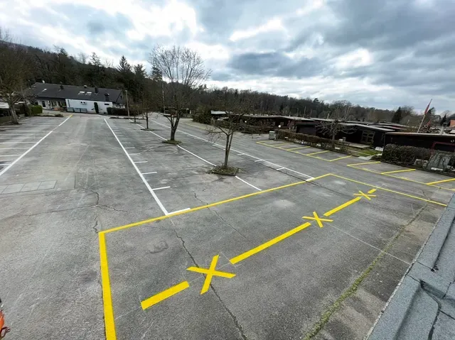 Parkplatzmarkierungen Schweiz – artmark MARKIERUNGEN